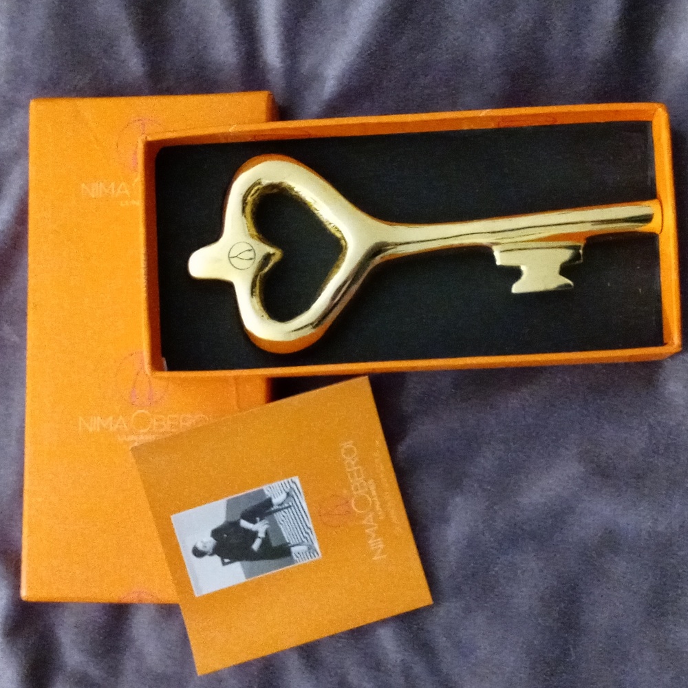 Nima Oberoi Lunares Good Luck Key